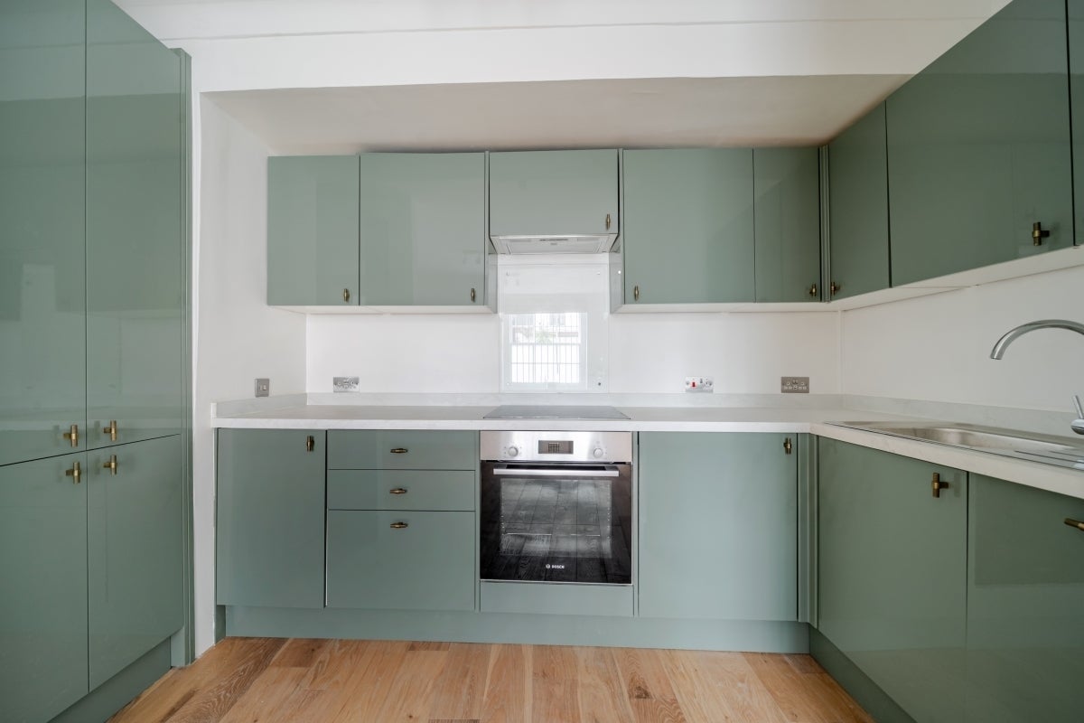 Flat Monmouth Road in City of Westminster