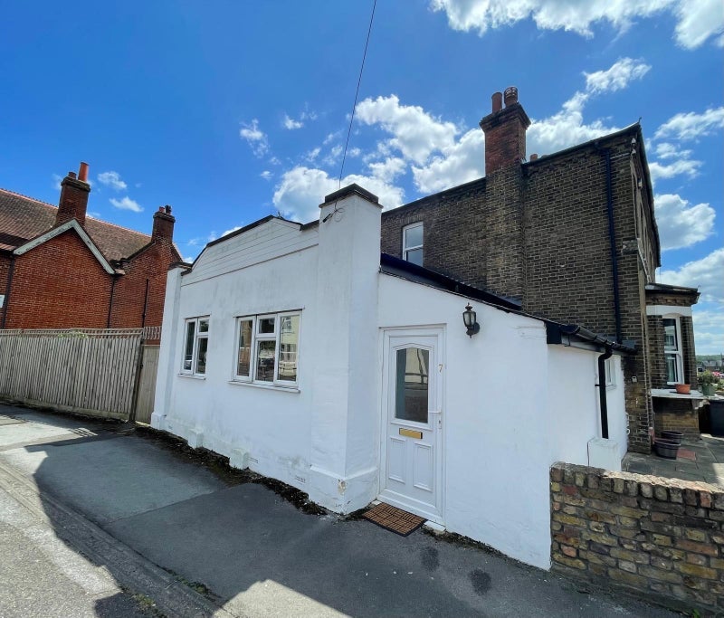 House A308 in Old Windsor