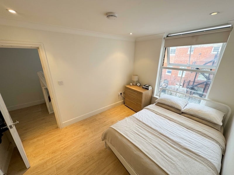 Room The Broadway in Greater London
