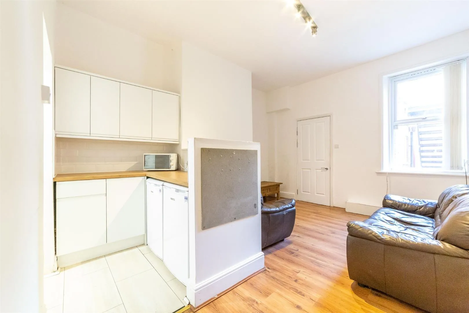 Flat Helmsley Road in Newcastle upon Tyne