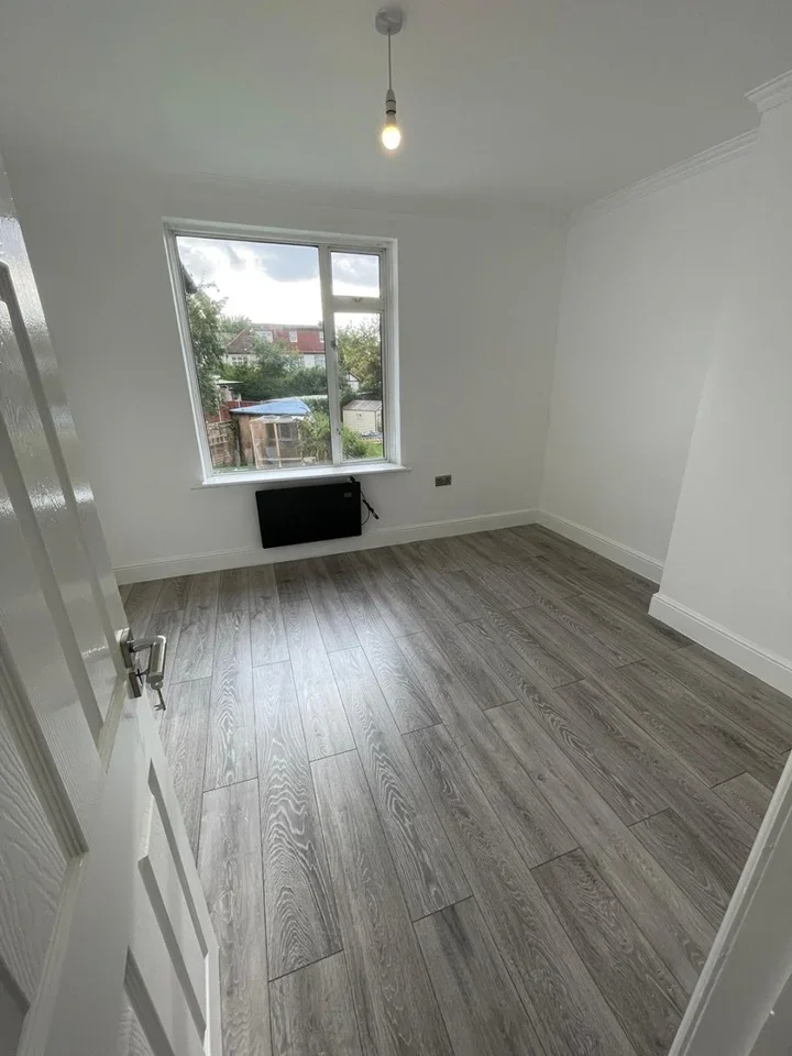 Flat Wembley Hill Road in Greater London