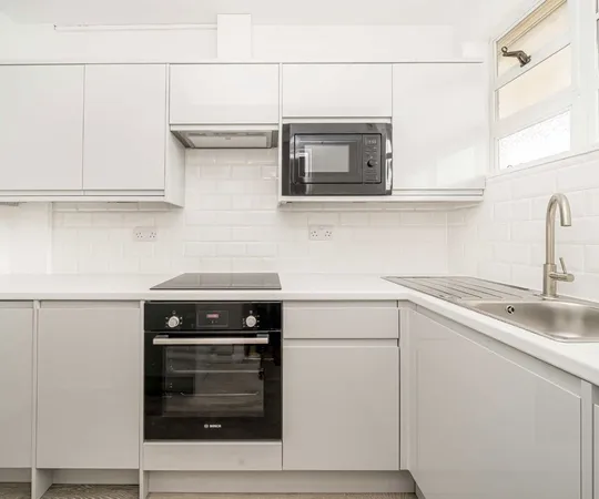 Flat Sheen Road in Greater London