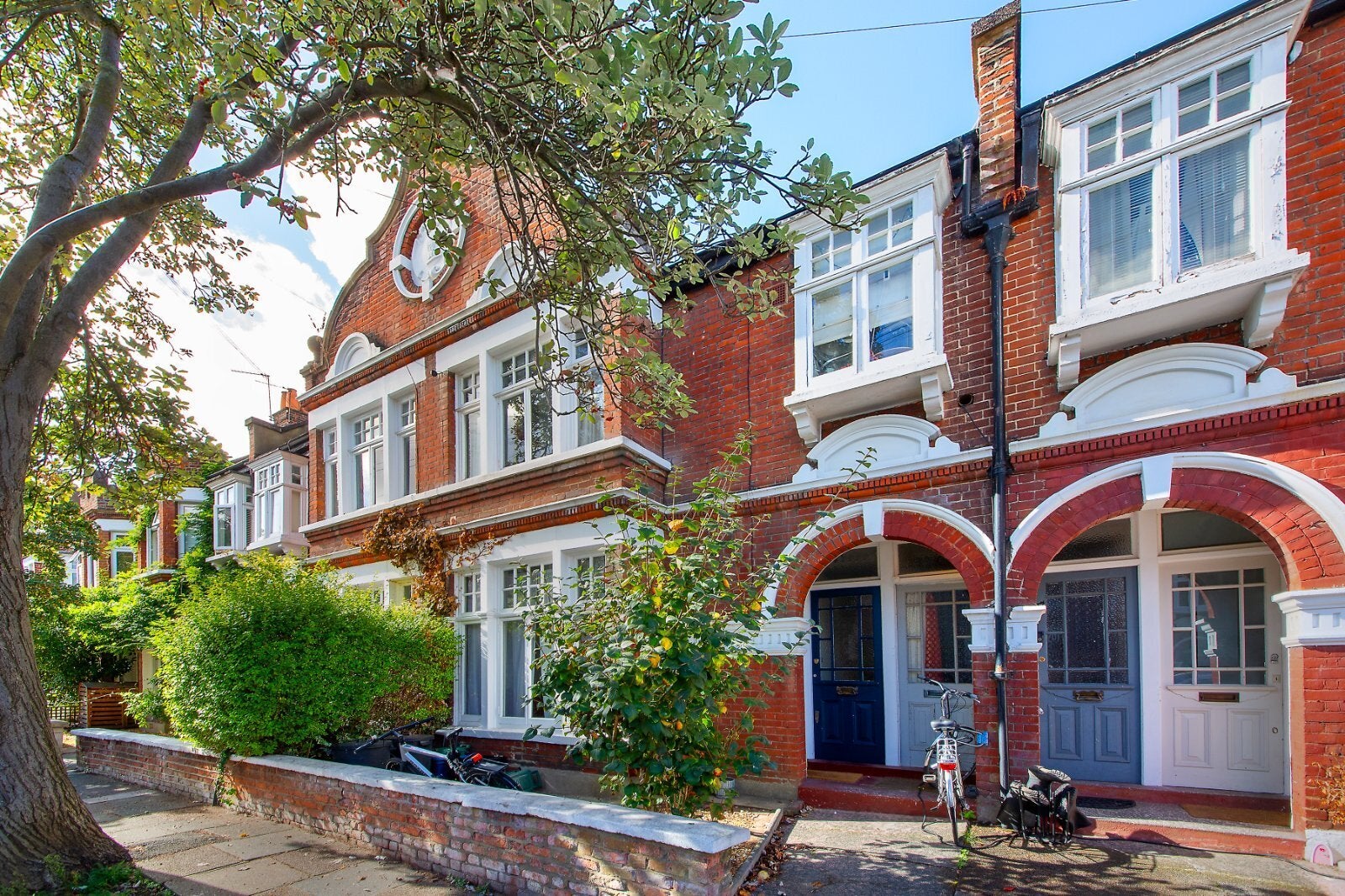 Flat Cowley Road in Greater London