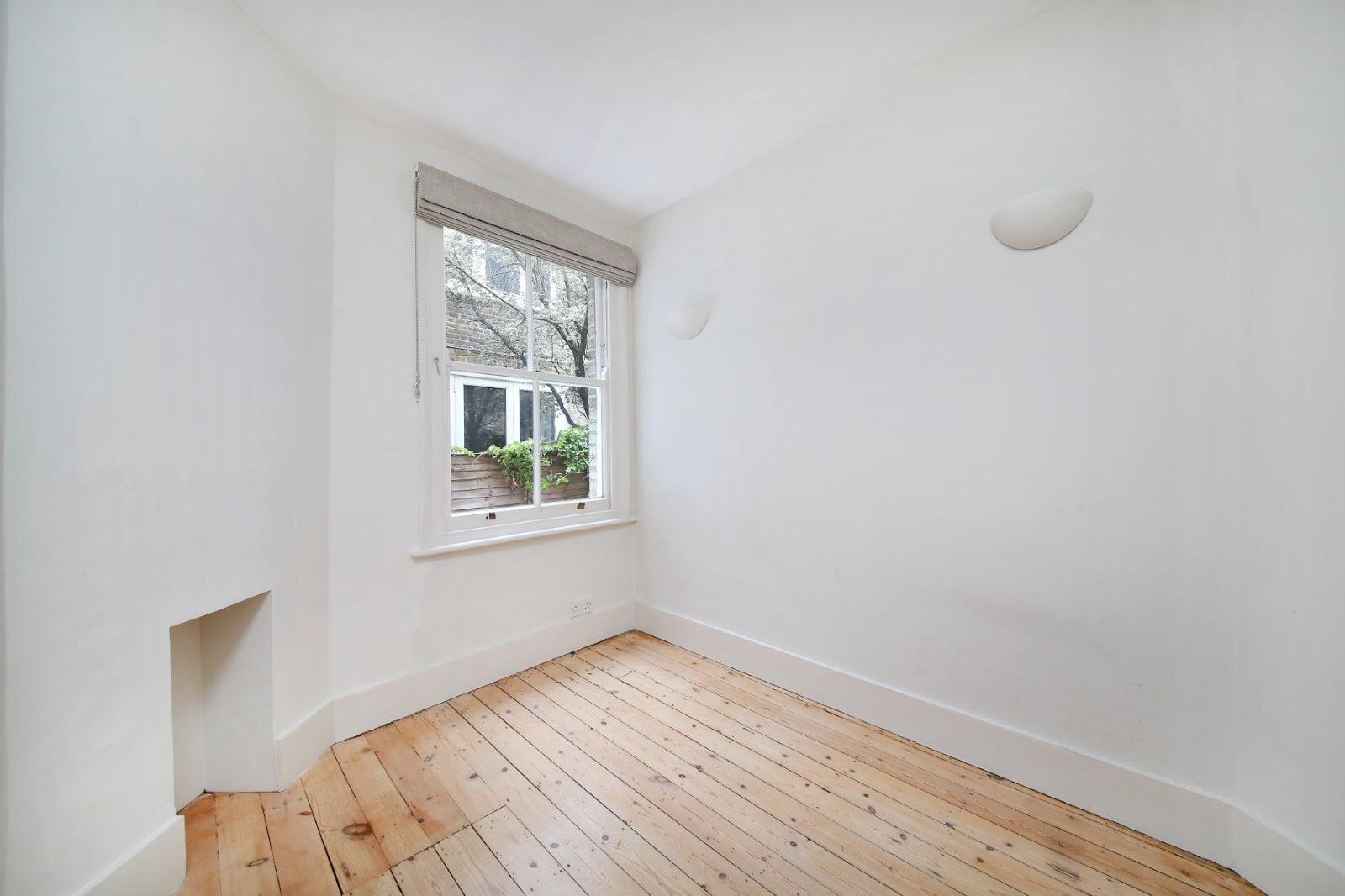 Flat Cowley Road in Greater London