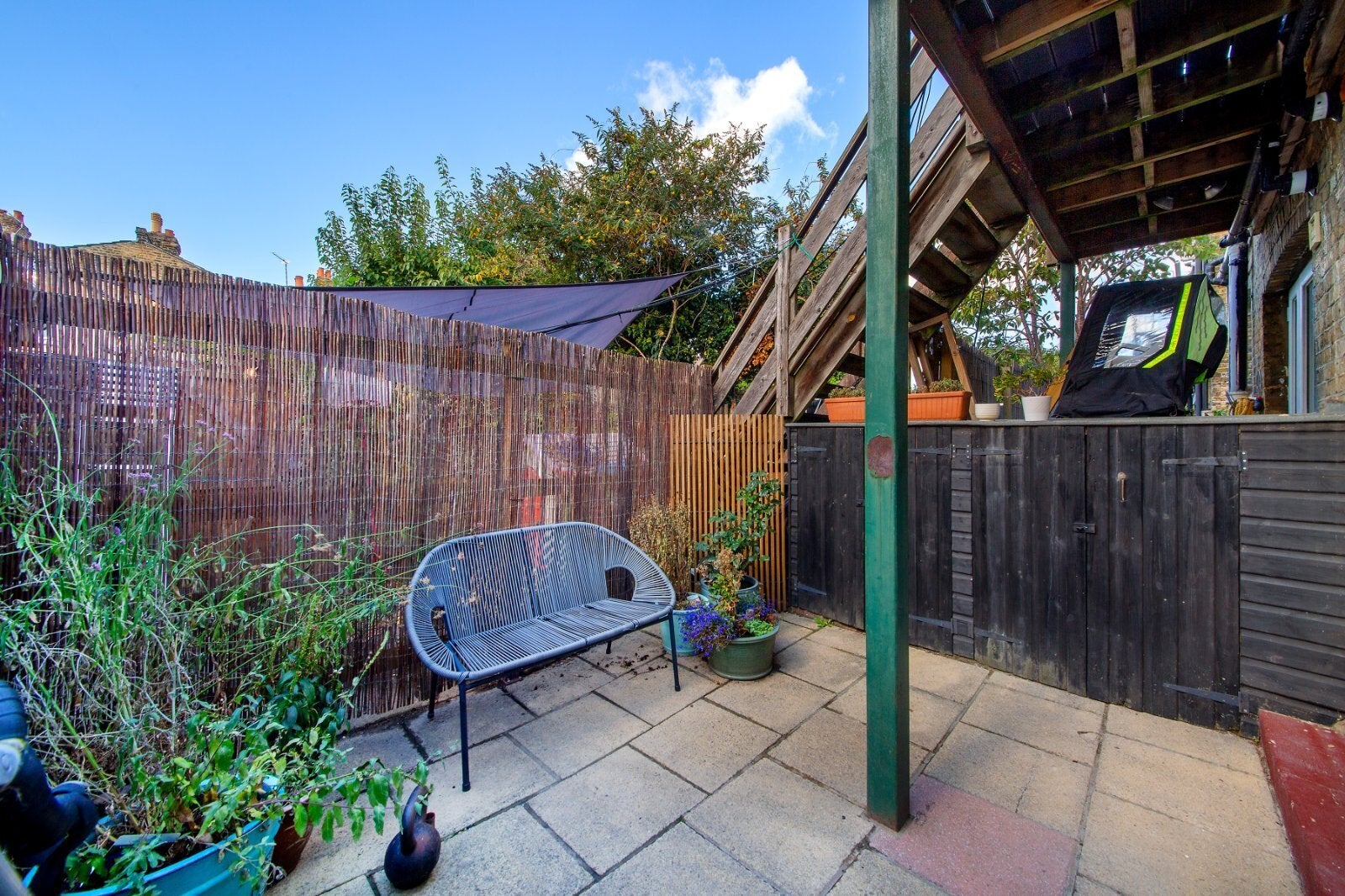 Flat Cowley Road in Greater London