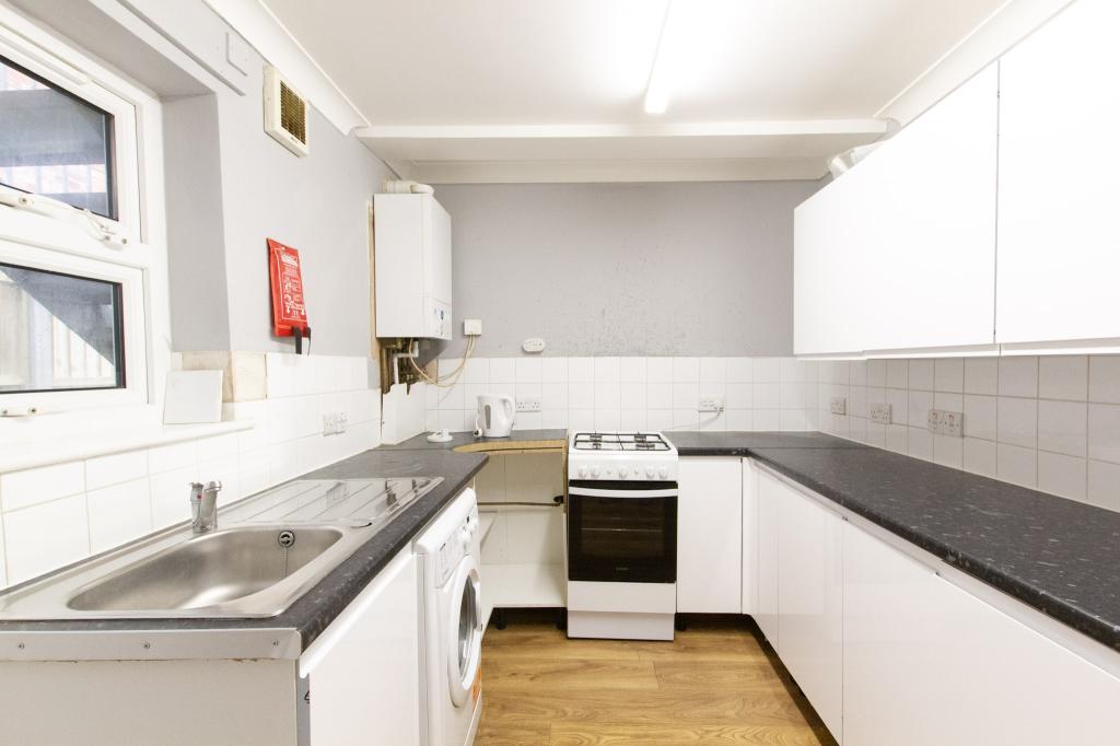Flat Wilton Avenue in Southampton