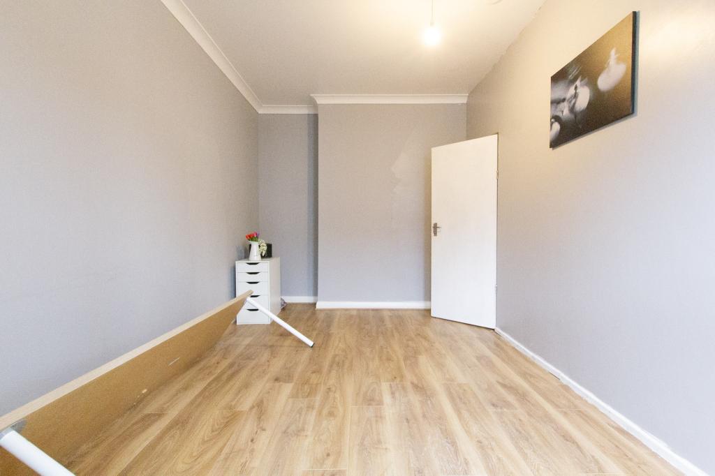 Flat Wilton Avenue in Southampton