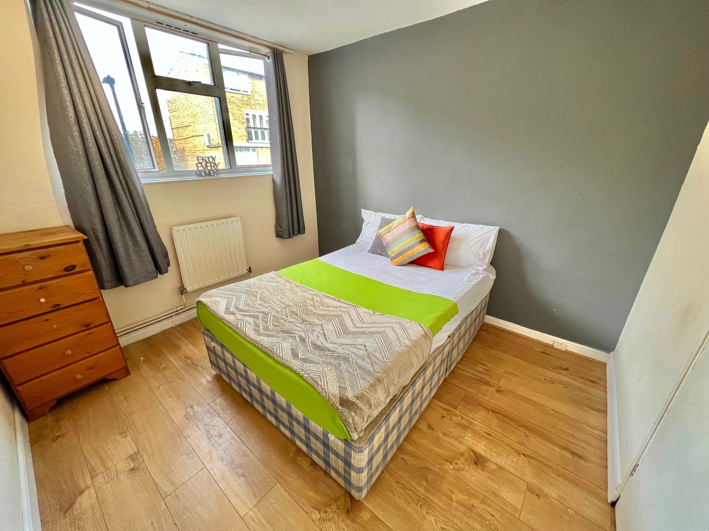 Room Chipka Street in Greater London
