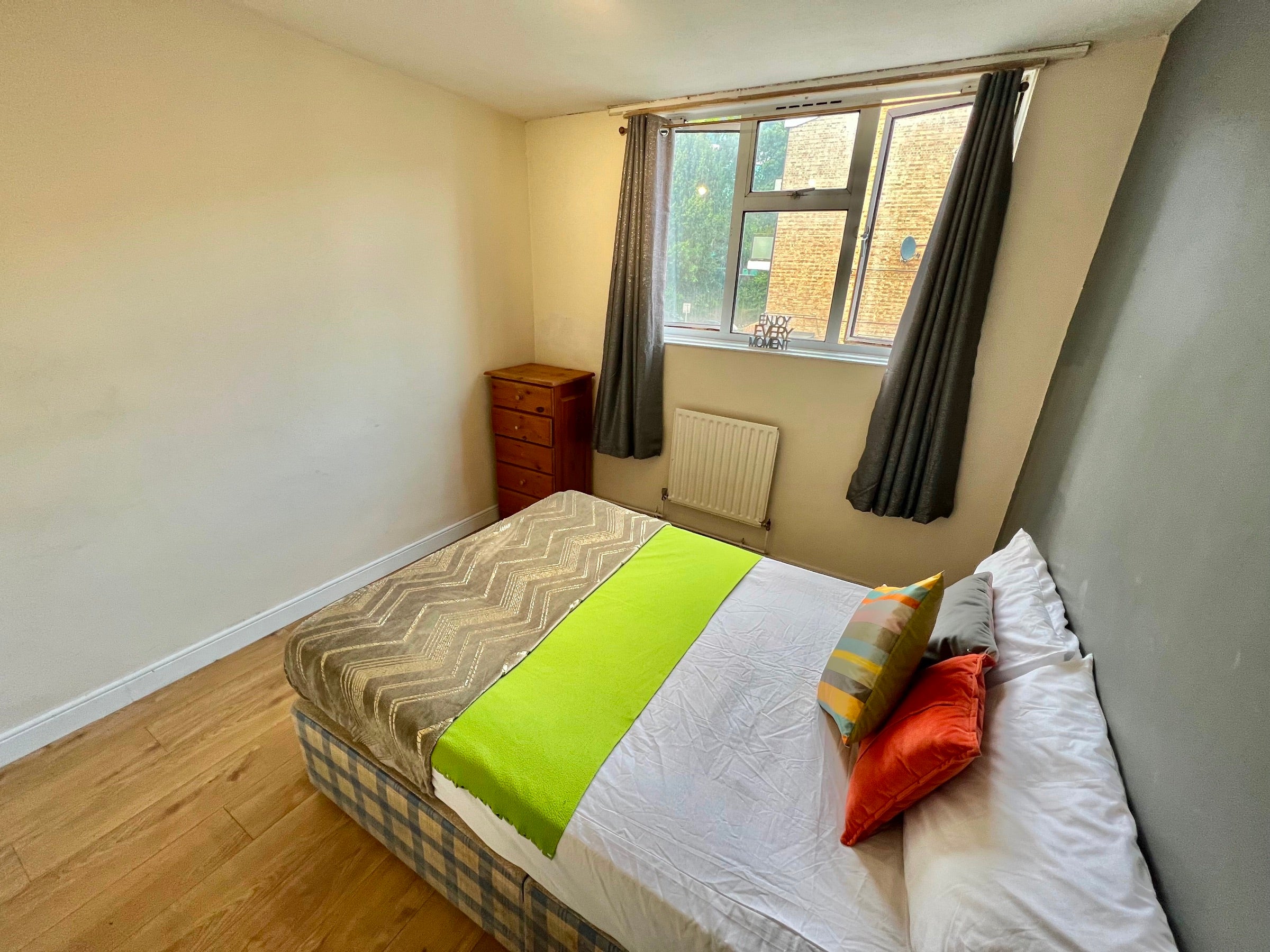 Room Chipka Street in Greater London