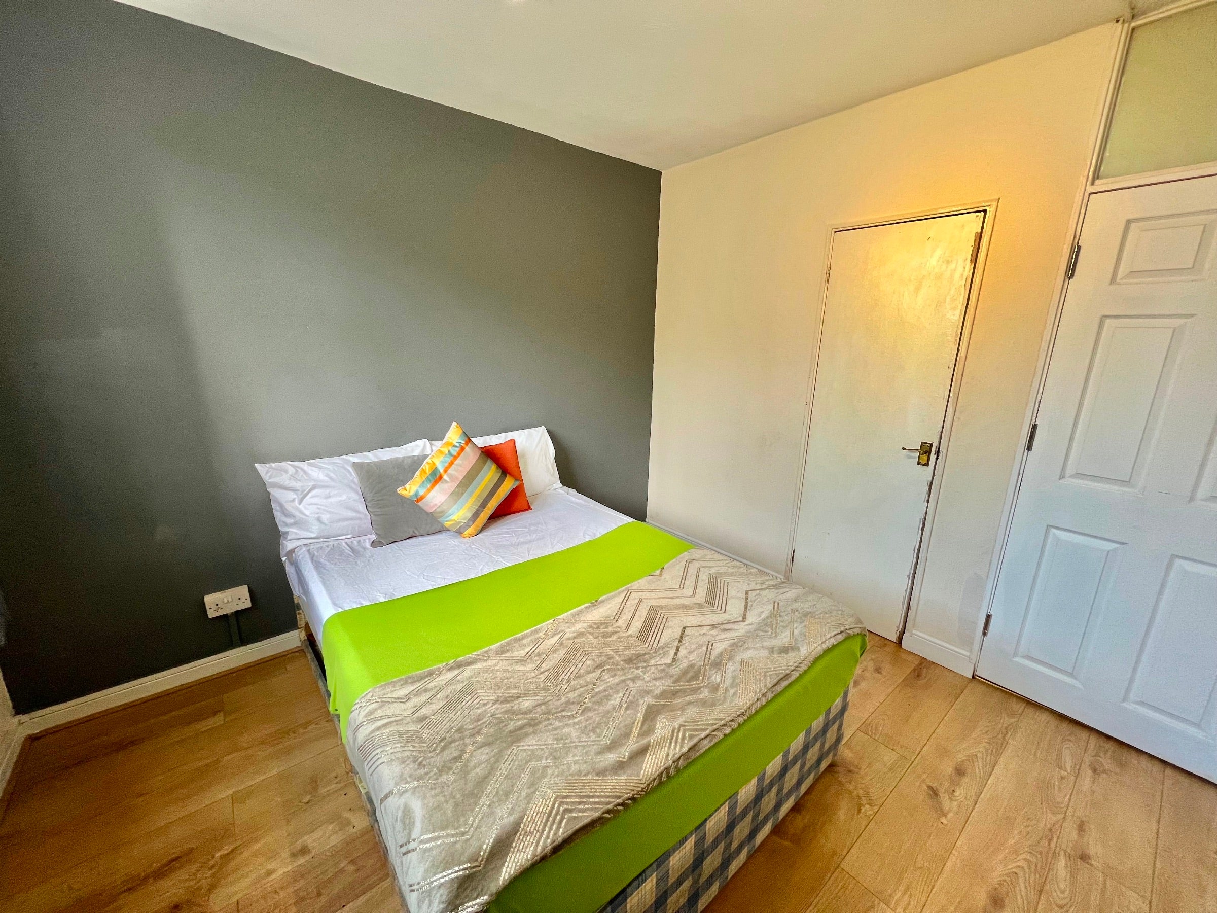 Room Chipka Street in Greater London