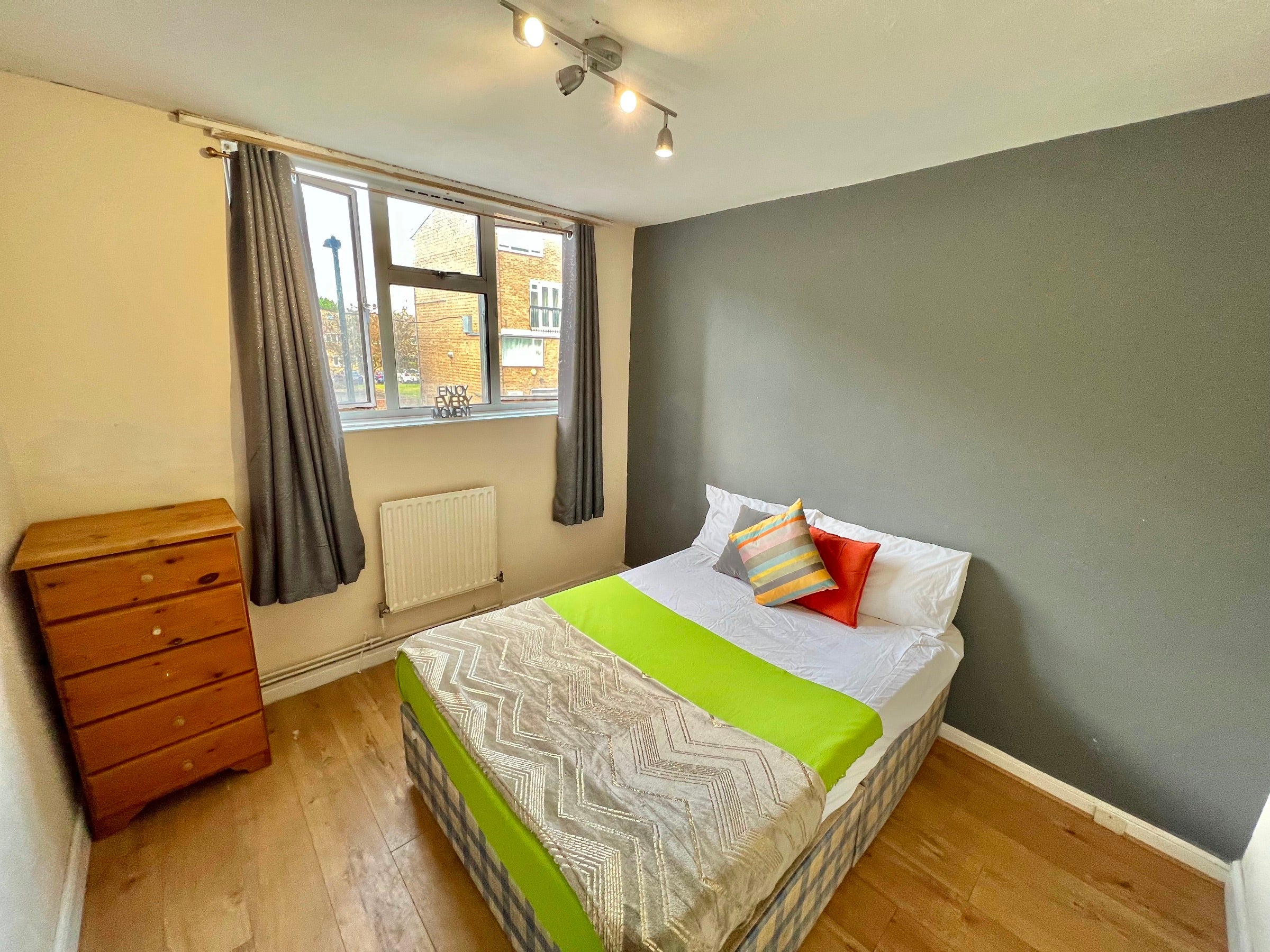 Room Chipka Street in Greater London