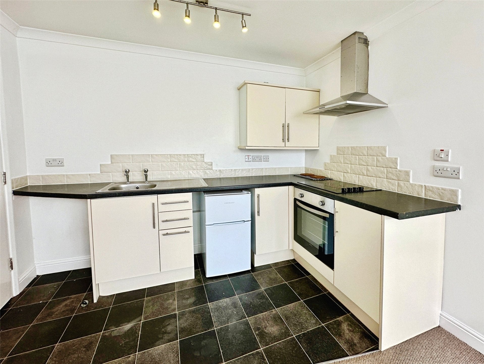 Flat Pierremont Crescent in Darlington