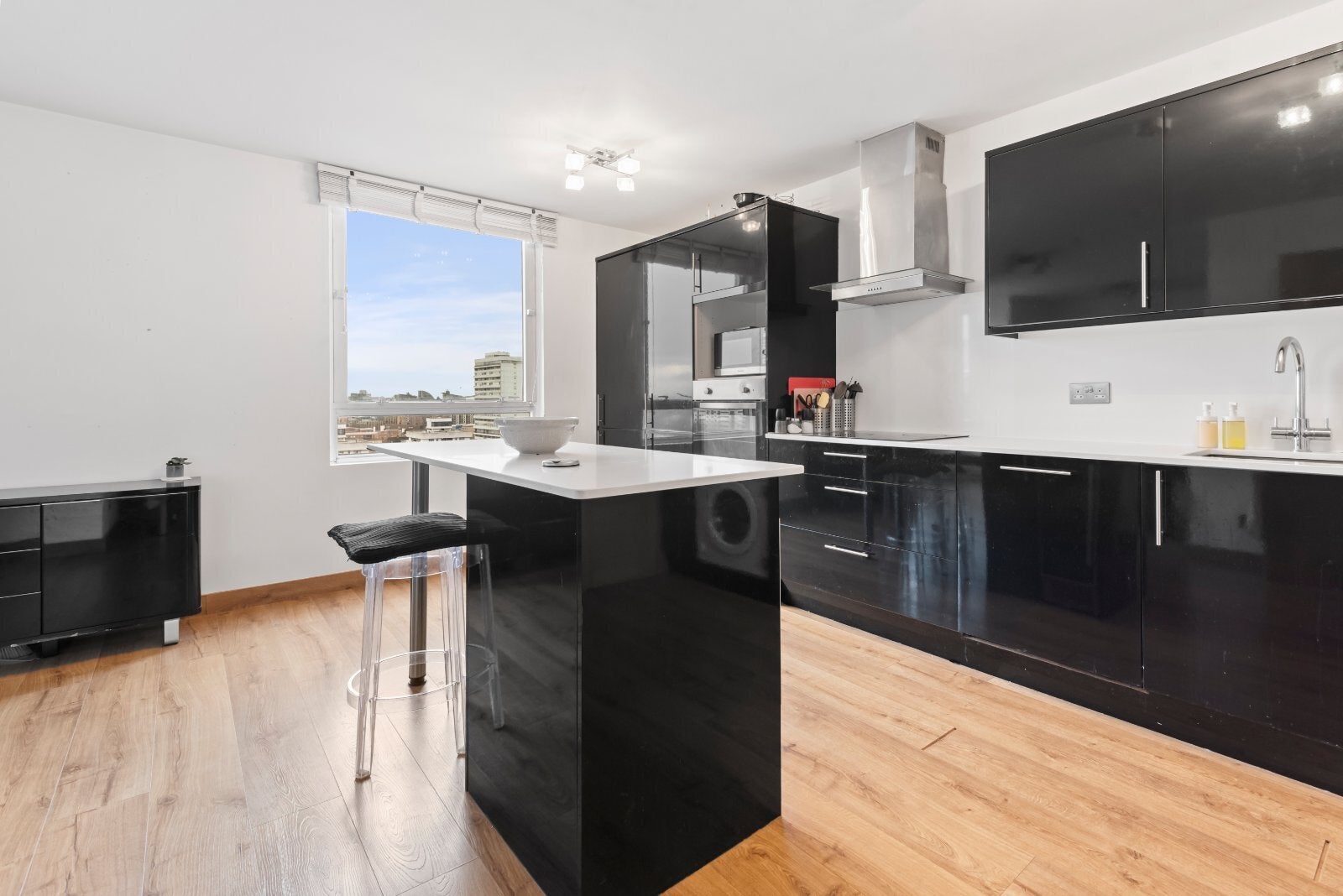Flat Bramlands Close in Greater London
