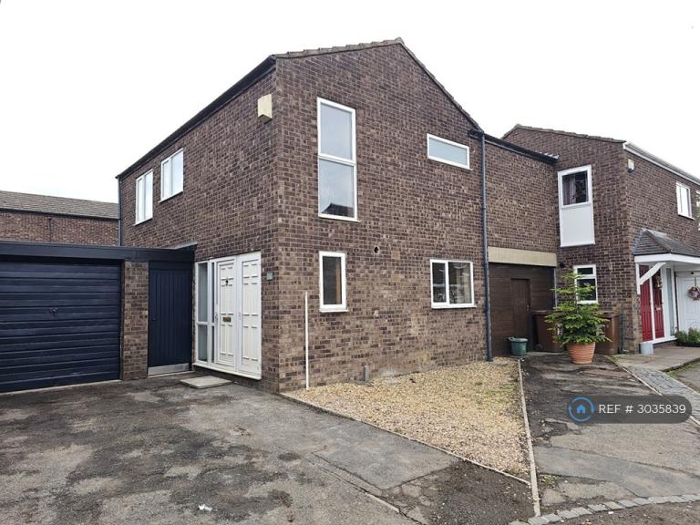 House Dresden Close in Great Oakley