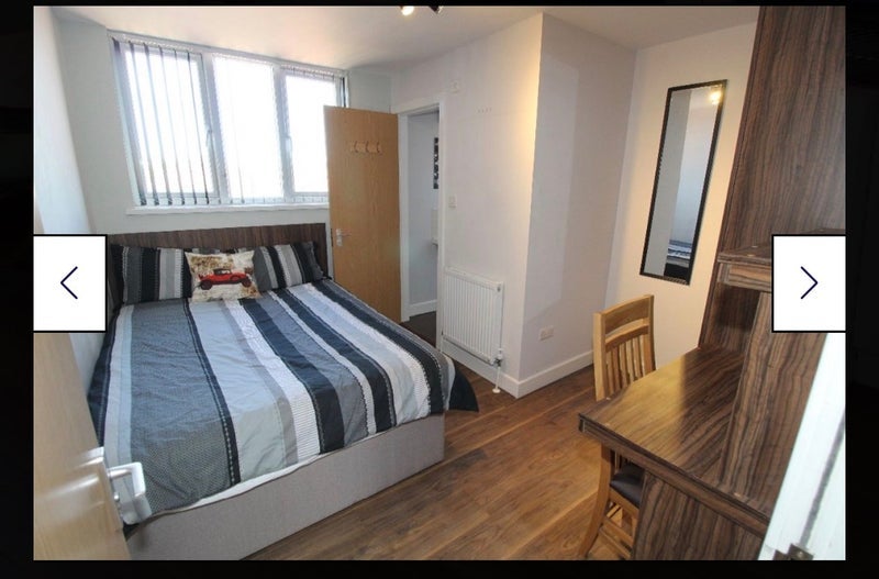 Room Hawkins Street in Preston