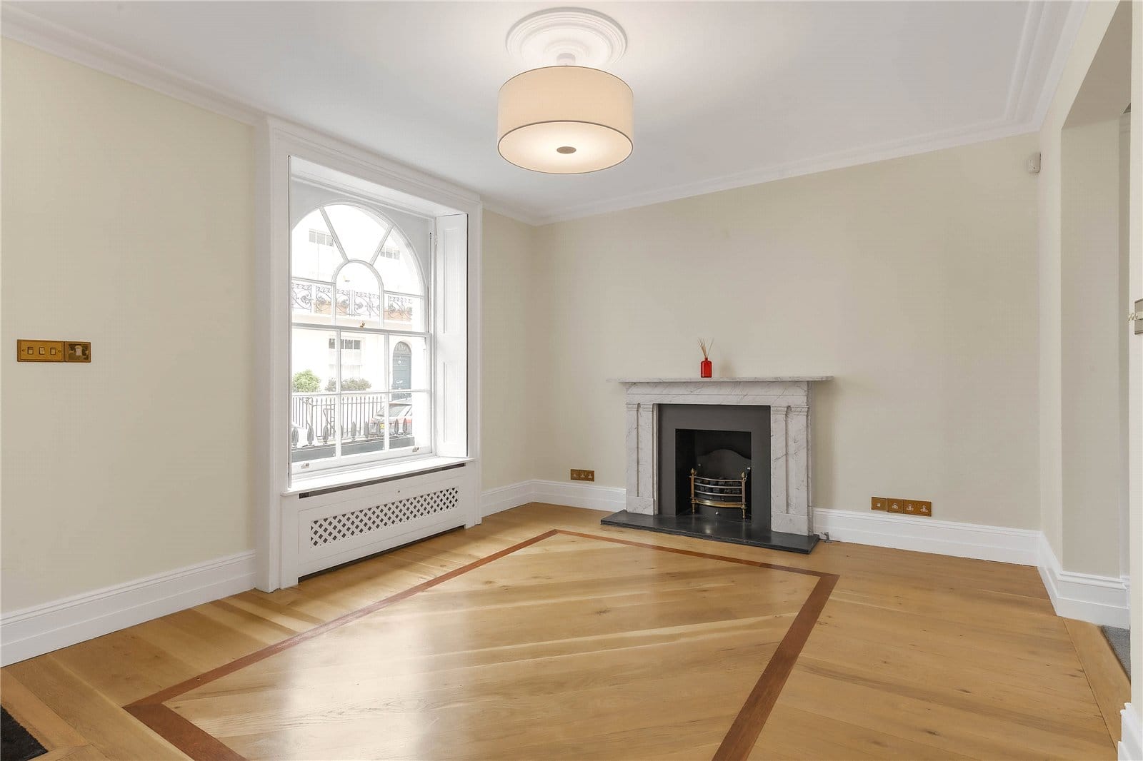 Flat Belgravia Close in Greater London