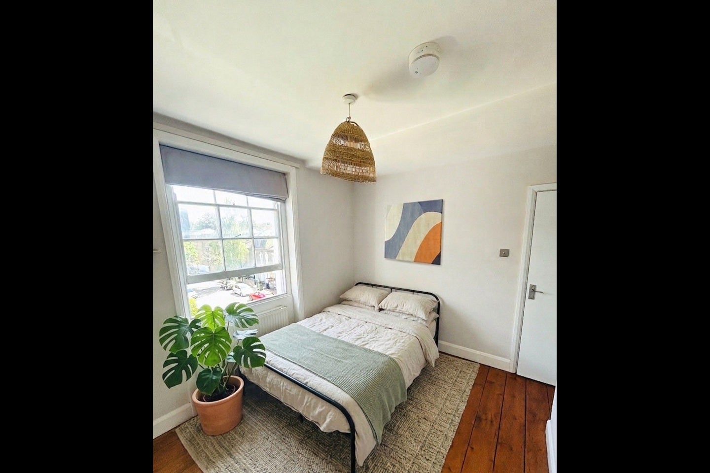 Room Coldharbour Lane in Greater London