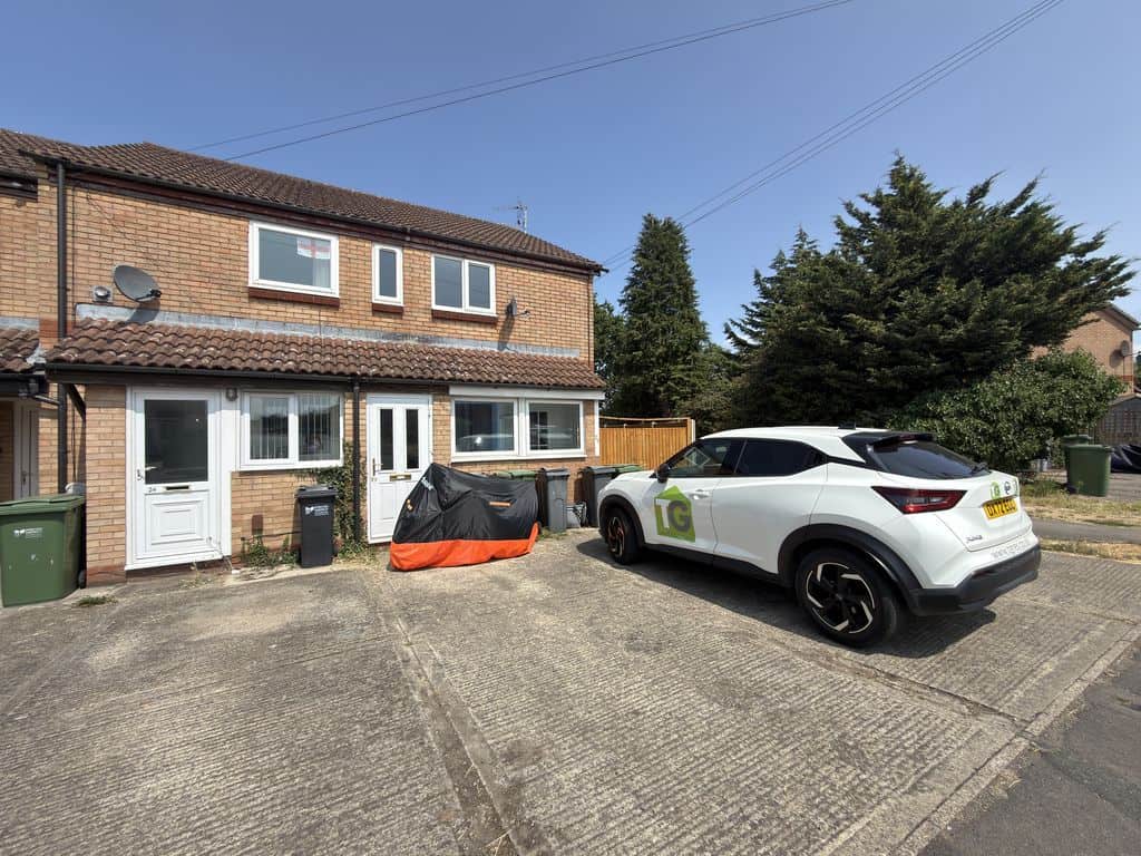 Flat Overbrook Road in Stroud
