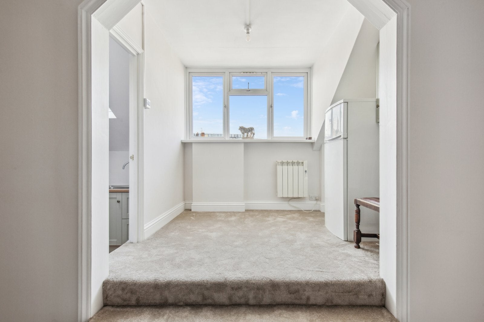 Flat Roland Gardens in Greater London