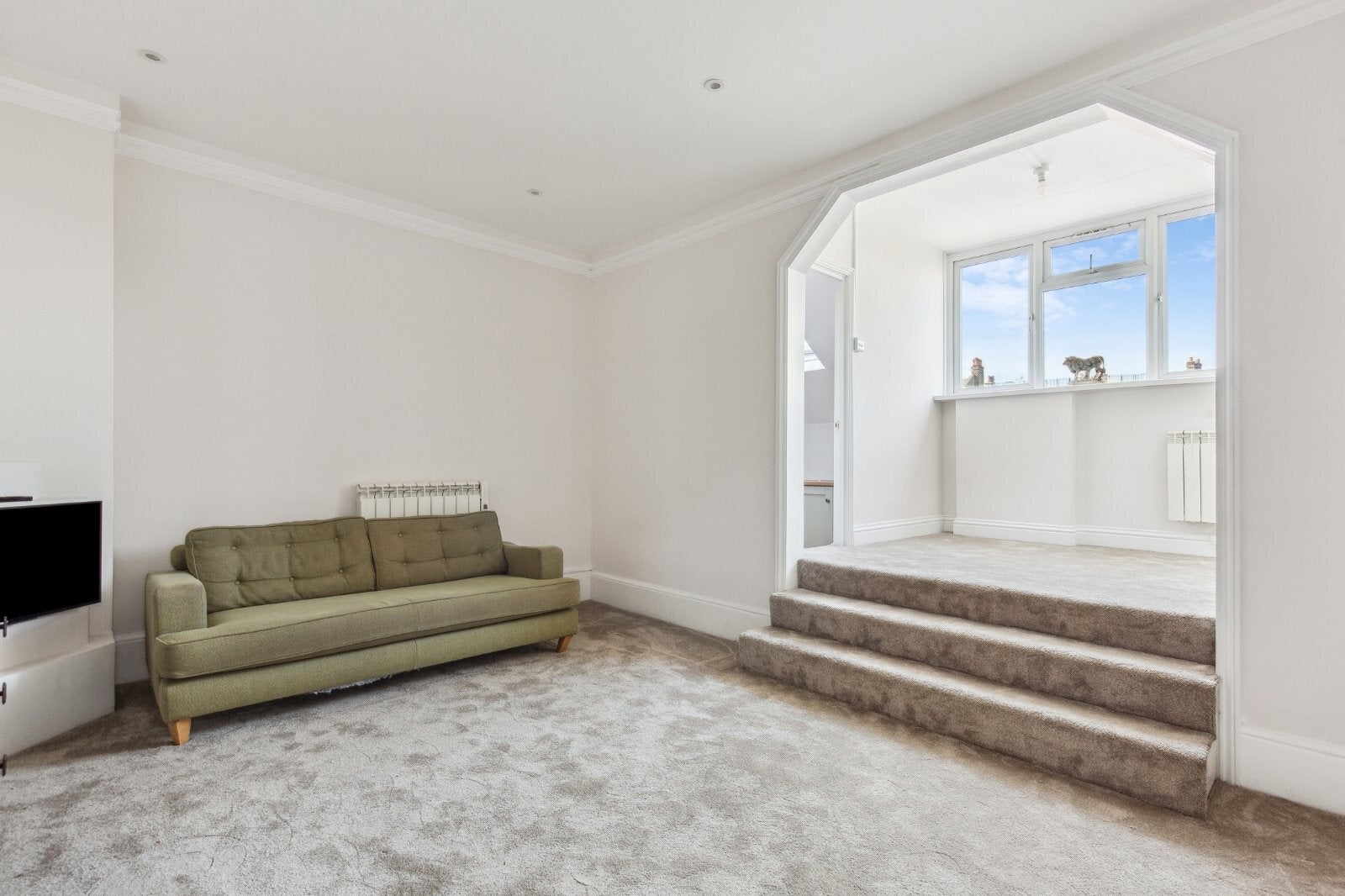 Flat Roland Gardens in Greater London
