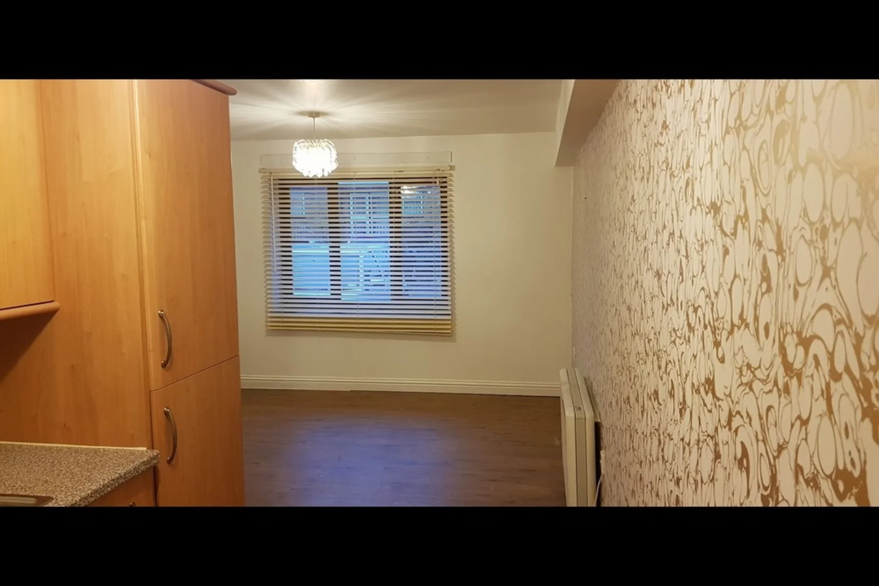 Flat Mawney Close in London