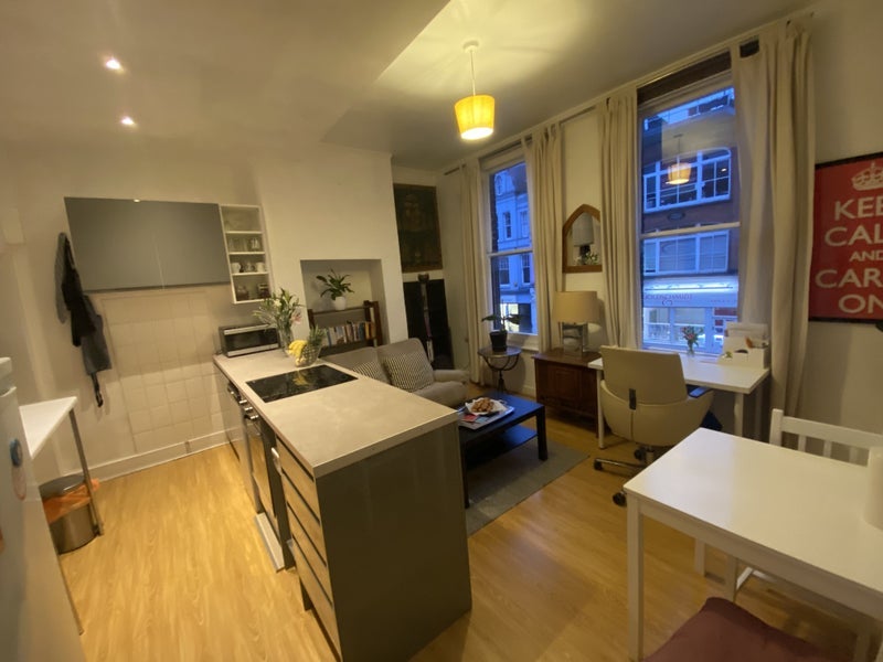 Flat Heath Street in Greater London