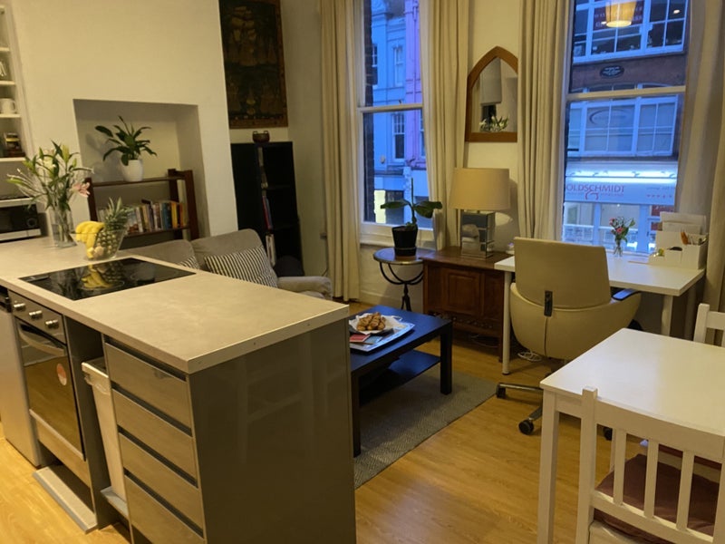 Flat Heath Street in Greater London