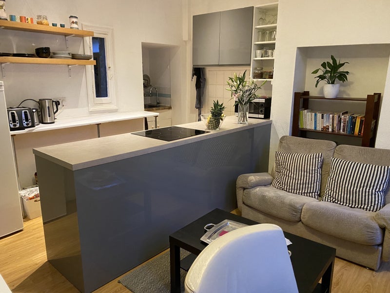 Flat Heath Street in Greater London