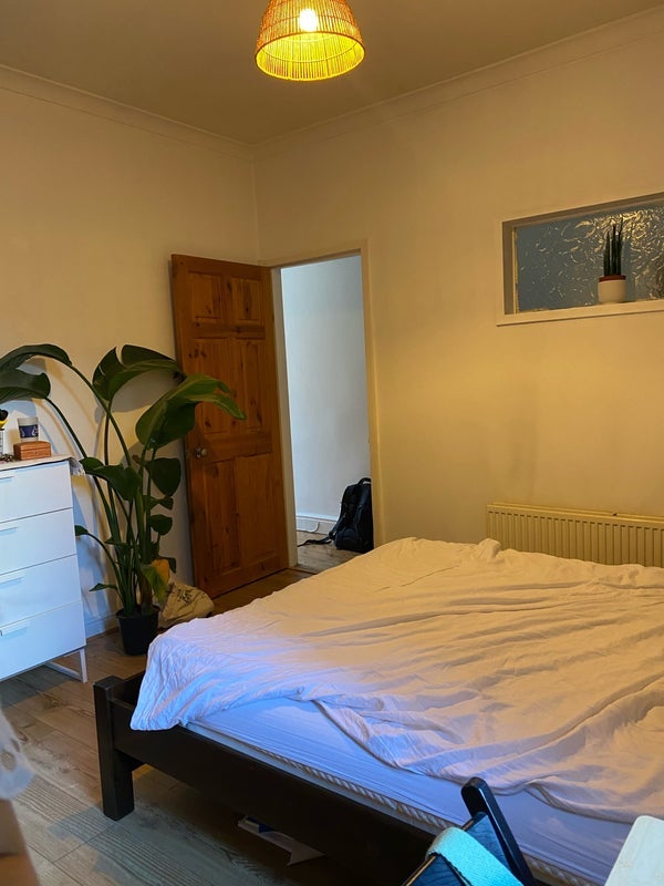 Room Fairlight Road in Greater London