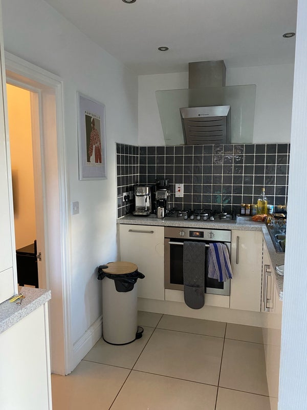 Room Fairlight Road in Greater London