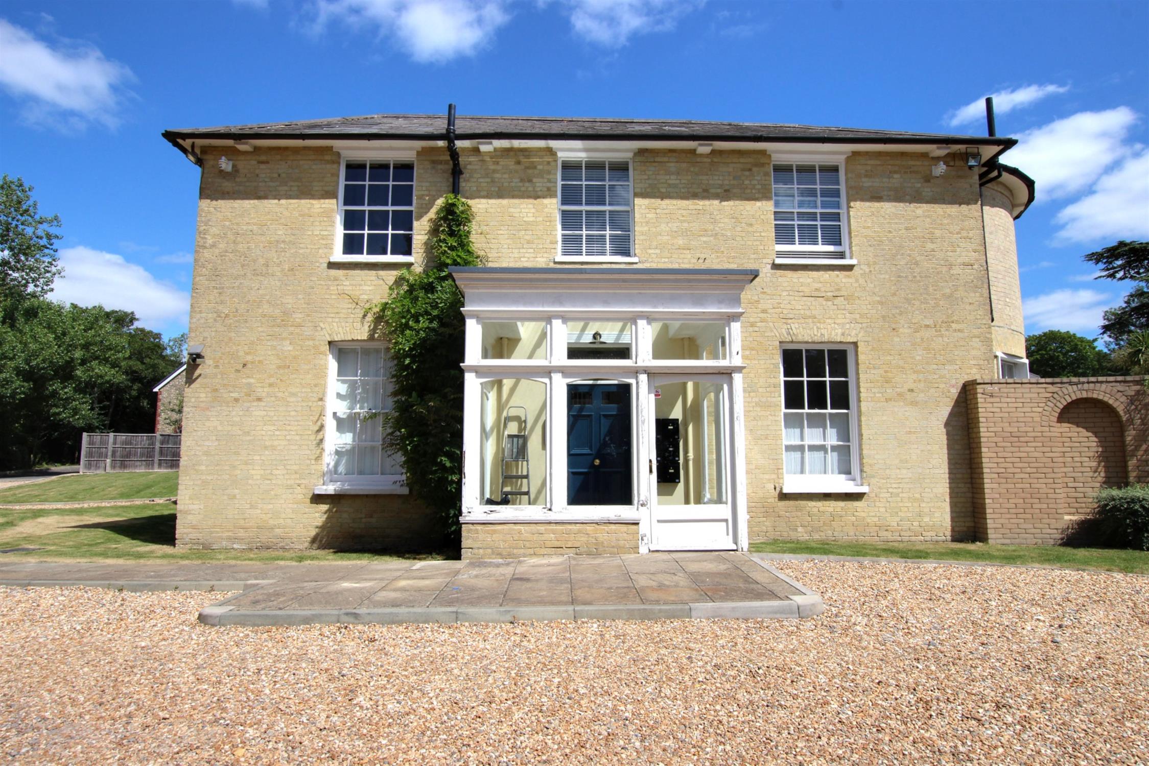 Flat Bartons Road in Havant