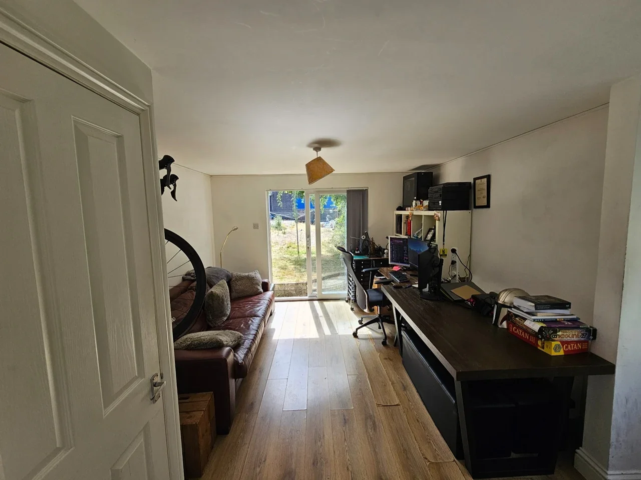 Flat Manorgate Road in Greater London