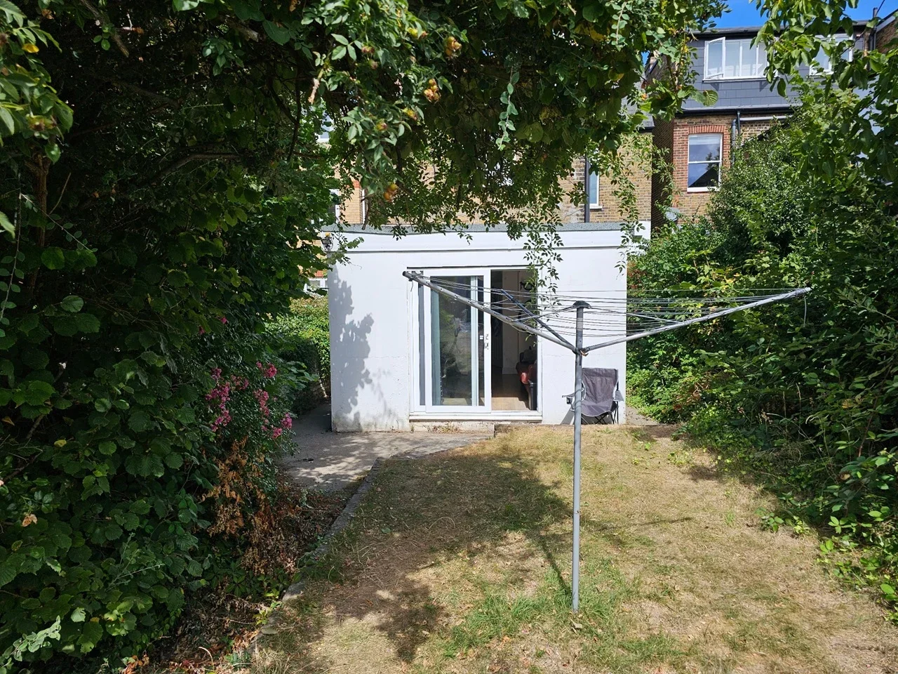 Flat Manorgate Road in Greater London