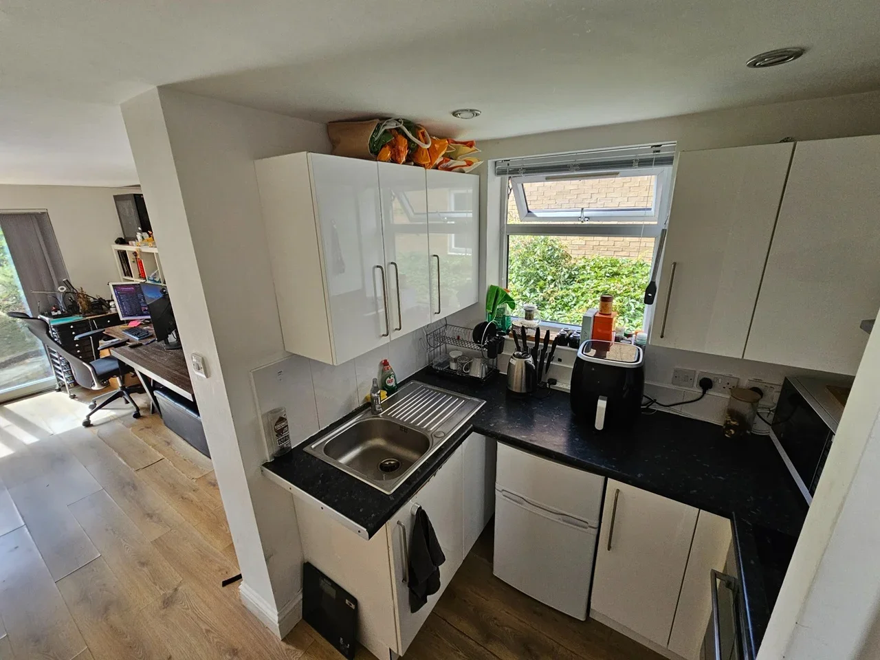 Flat Manorgate Road in Greater London