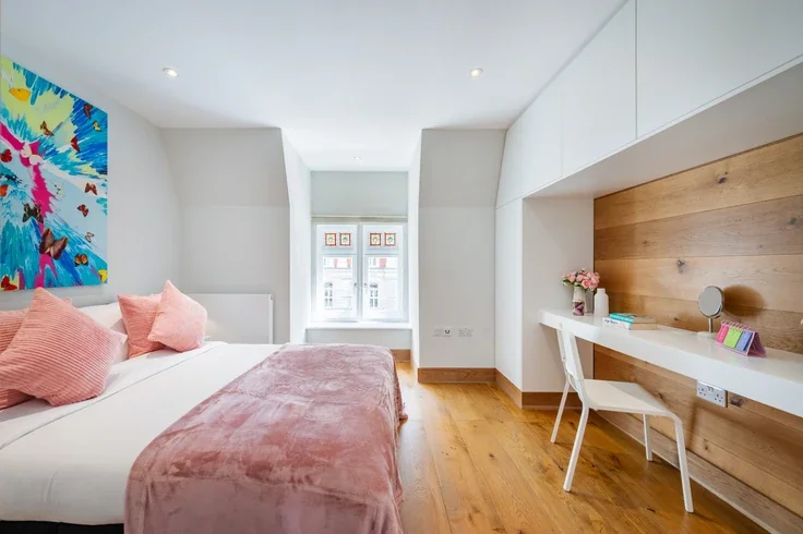 Flat Strand in City of Westminster