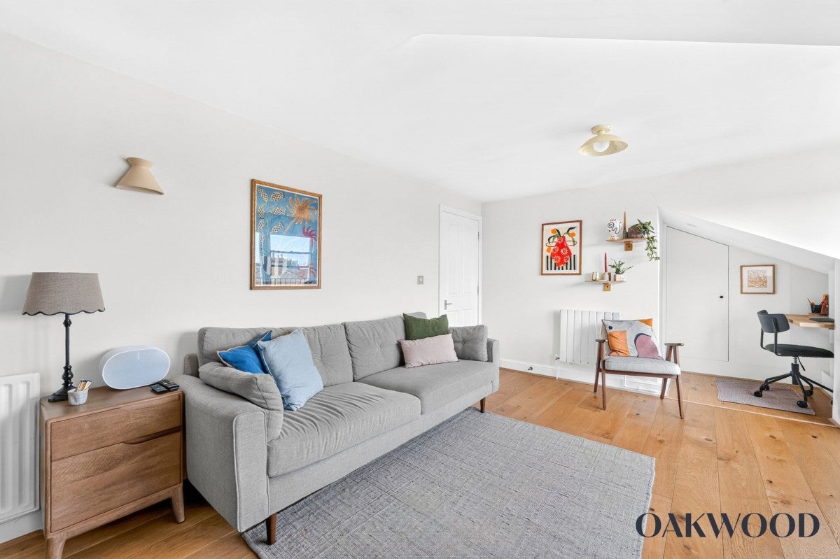 Flat Clissold Road in Greater London