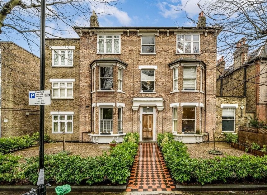 Flat Grosvenor Road in Greater London