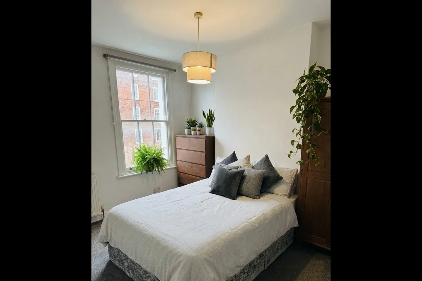 Room Shannon Grove in Greater London