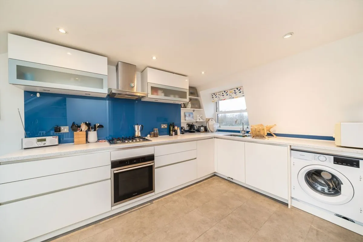 Flat Twilley Street in Greater London
