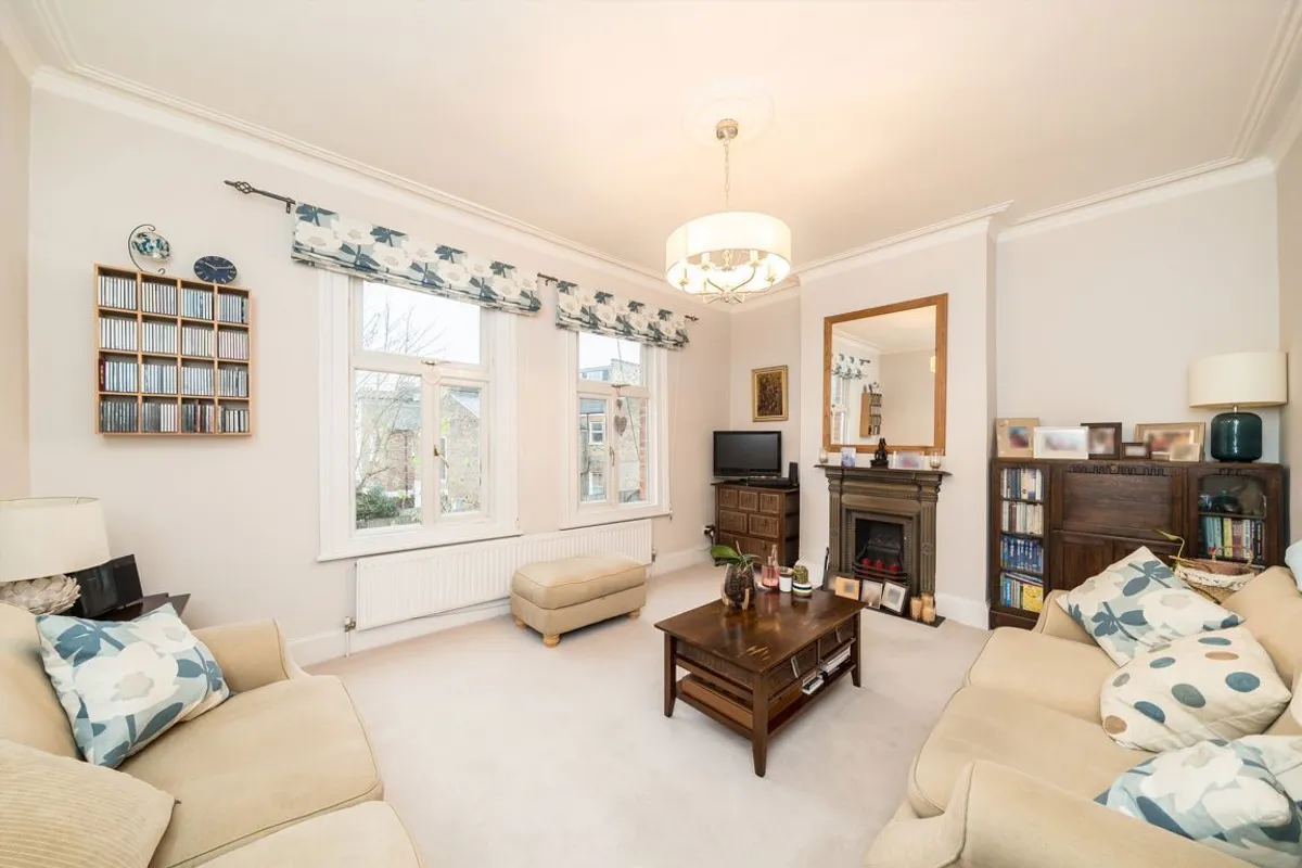 Flat Twilley Street in Greater London
