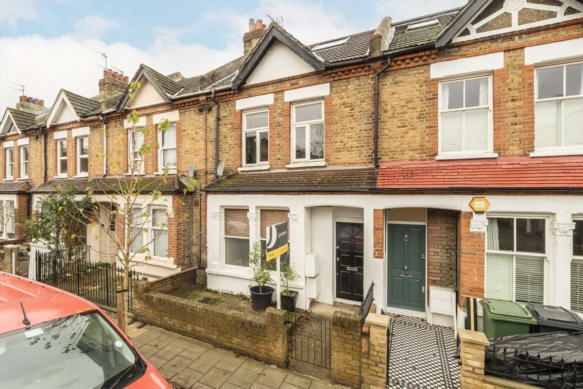 Flat Twilley Street in Greater London