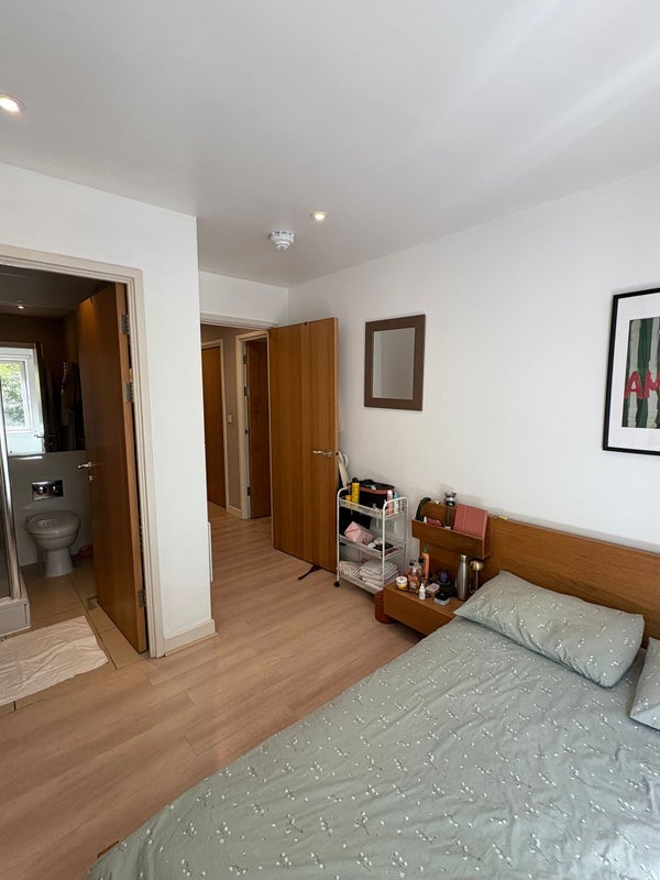Room Kennington Road in Greater London