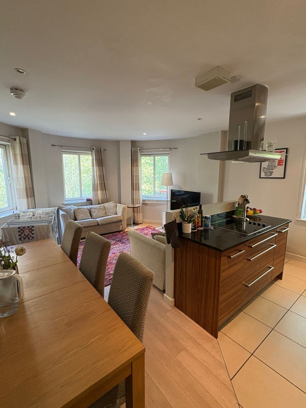 Room Kennington Road in Greater London