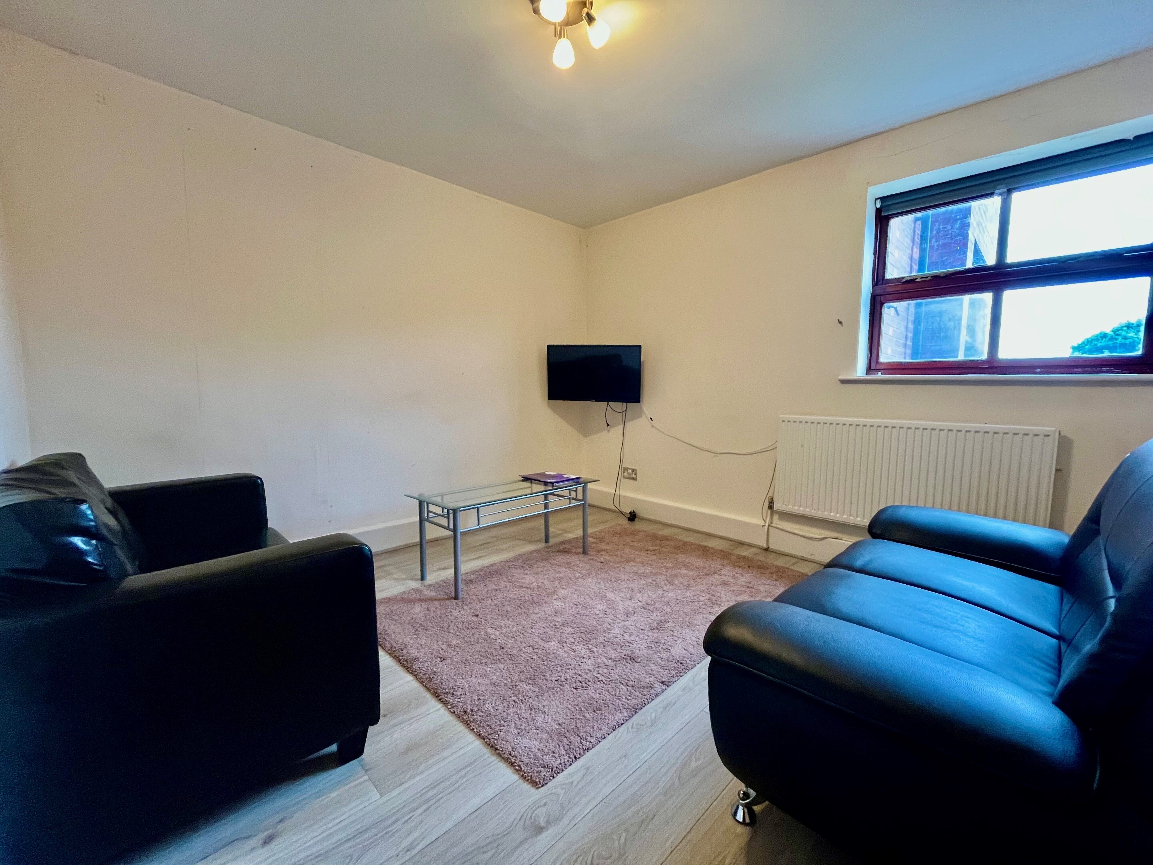 Flat Belle Vue Road in Leeds
