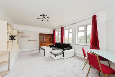 Flat Great West Road in London