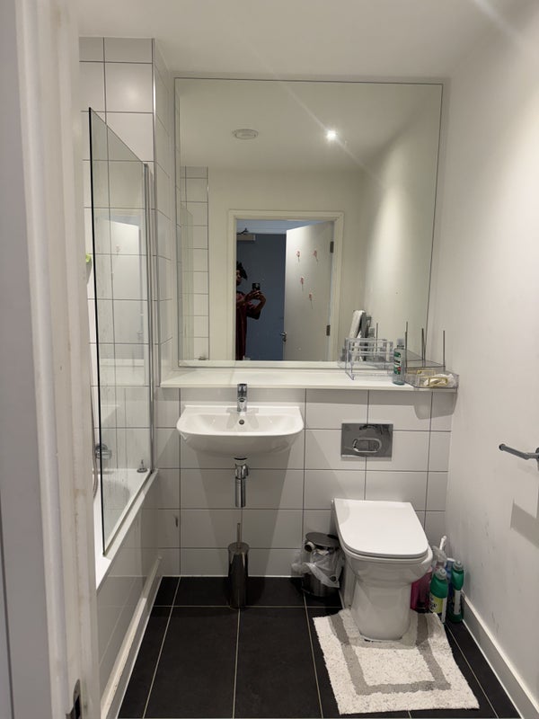 Room Wharf End in Trafford