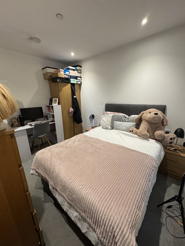 Room Wharf End in Trafford