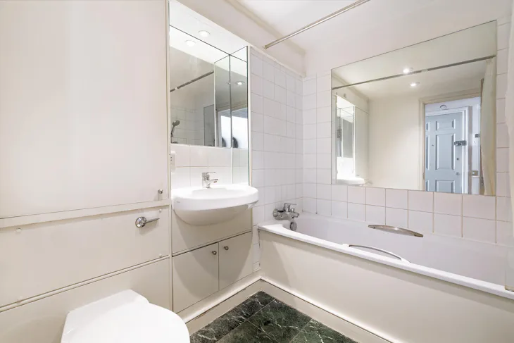 Flat Old Brompton Road in Greater London