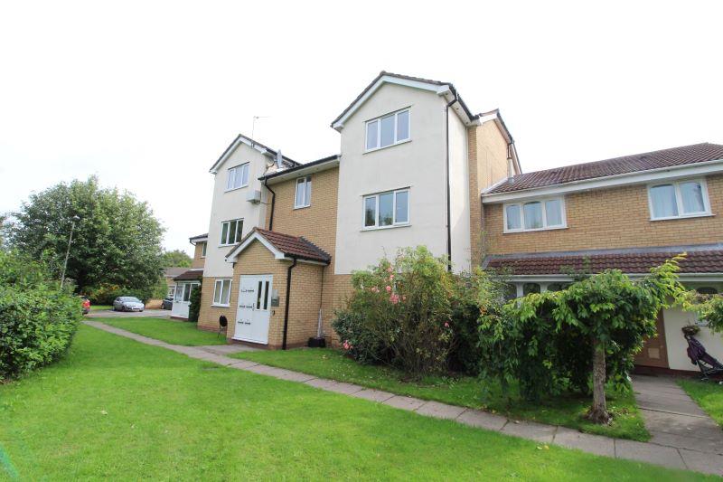 Flat Foxdale Drive in Brierley Hill