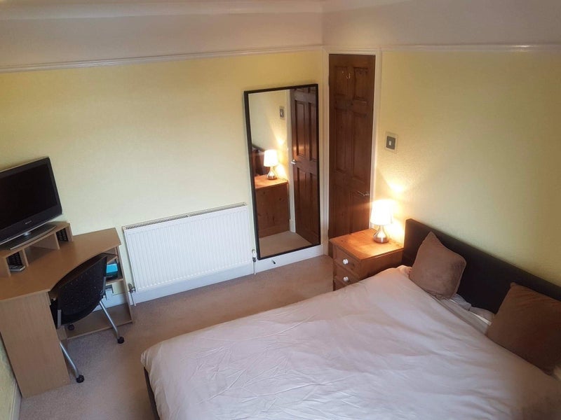Room Heysham Road in Southport